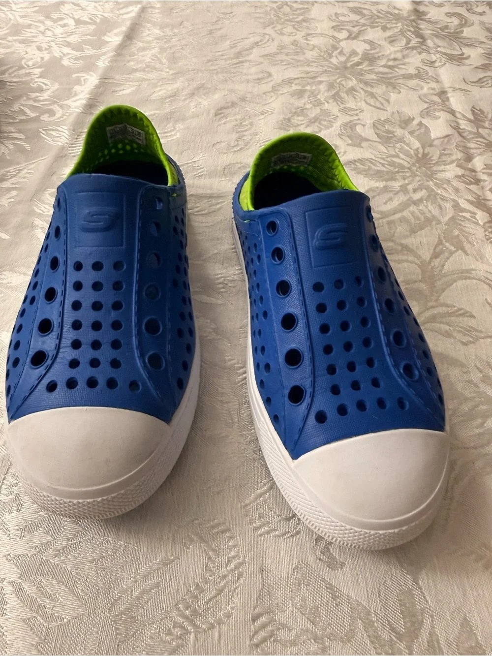 Sketchers Slip On Blue & Green Water Sneakers Kid Size 13 , EUC